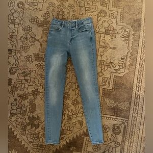 Frame Denim Le One Skinny Light Wash EUC